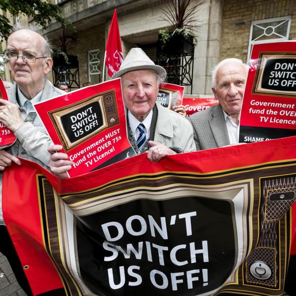 鮑里斯為了保住烏紗帽向BBC開炮，要斷掉他們“皇糧”