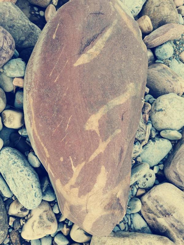 一枚形象逼真的“夢”字奇石,你喜歡嗎? 一枚形象逼真的“夢”字奇石,你喜歡嗎?