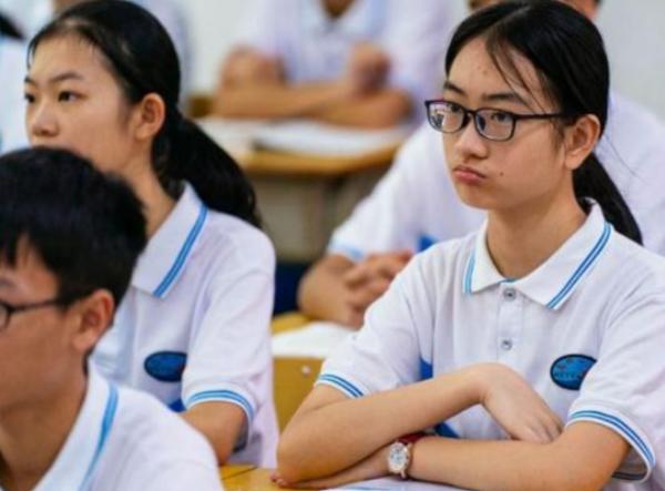 中考強制分流後的反作用，畢業生寧可混日子賺3000元，也不掙一萬