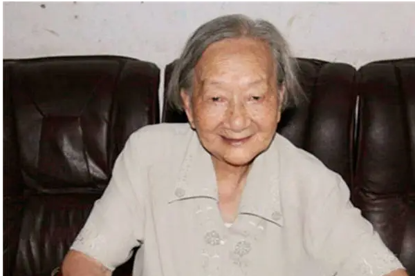 巾幗女英雄王泉媛，二十四歲被俘，徐徐老矣才被確認身份