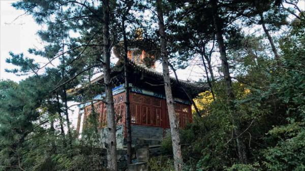 北京徒步登山:人少且免費的爬山步道,房山石花洞鳥語林風景區 北京徒步登山:人少且免費的爬山步道,房山石花洞鳥語林風景區
