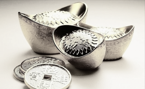 民間故事:老漢給了小乞丐一碗飯,小乞丐指指門口:你要發財了 民間故事:老漢給了小乞丐一碗飯,小乞丐指指門口:你要發財了