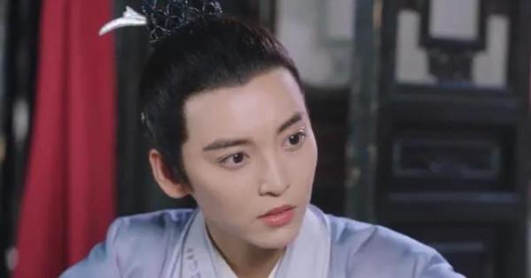 別以為貼個鬍子就是女扮男裝，這6位女星的男裝太帥，真不糊弄人