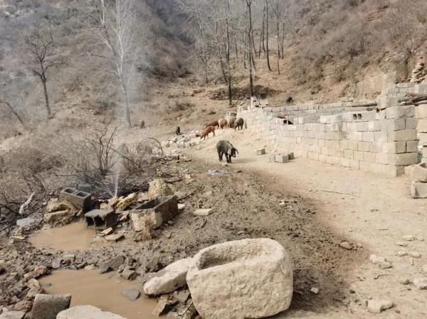 徒步白雲寺渡槽一一絕壁大梯一一上白雲一一白雲寺 徒步白雲寺渡槽一一絕壁大梯一一上白雲一一白雲寺