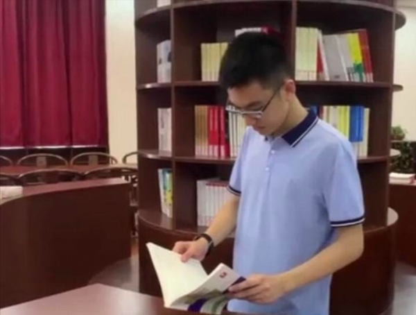 廣西&quot;校草狀元&quot;楊晨煜：730分上清華，兩科滿分，為何如此優秀？