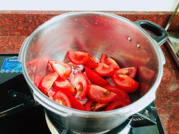 冷天多給家人喝這湯,暖胃驅寒又滋補,做法簡單快捷,味道很鮮美 冷天多給家人喝這湯,暖胃驅寒又滋補,做法簡單快捷,味道很鮮美