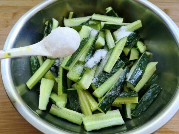 山東70後夫妻的家常晚餐，在朋友圈火了，網友：簡單好吃接地氣