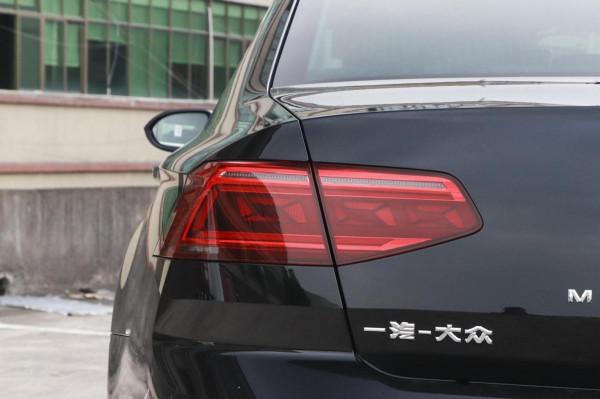 20萬預算買合資B級車，2&period;0T動力省油好開，大眾邁騰是你的菜嗎？