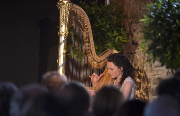 英國王室的13個職位，看似怪誕，實際作用卻都不小