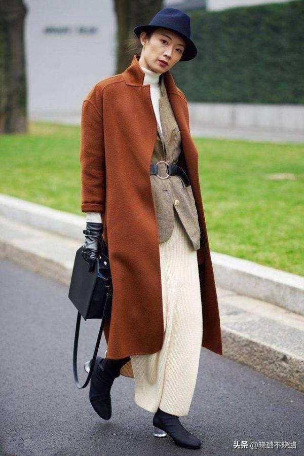建議面板黃的女性，秋冬多穿這4個“高階色”，顯白減齡還有氣質