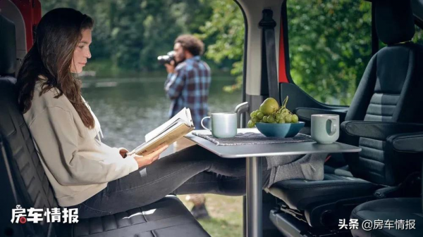 2款全新福特露營車亮相,尺寸不大帶獨立廚衛,小兩口上班也能開 2款全新福特露營車亮相,尺寸不大帶獨立廚衛,小兩口上班也能開