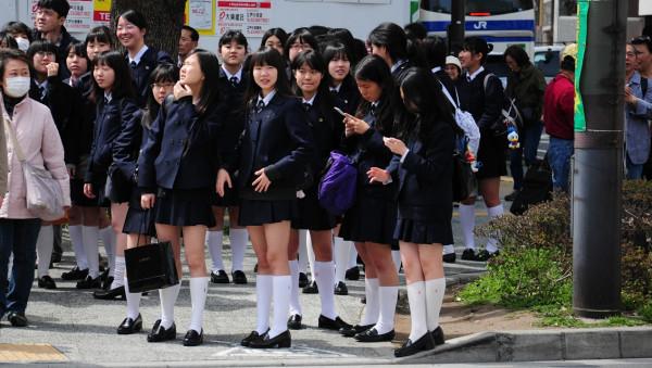 和美國綁得越緊,日本衰落越快,年輕人像溫水裡的青蛙,慢慢變窮 和美國綁得越緊,日本衰落越快,年輕人像溫水裡的青蛙,慢慢變窮