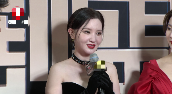 國劇盛典星光黯淡：鄧萃雯黎耀祥紅毯合體，董潔穿得像剝皮火腿腸