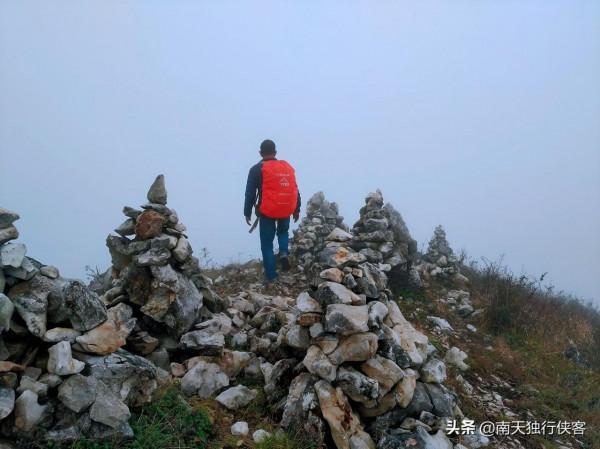 攀登昆明的崑崙山-梁王山,可遠觀滇池、撫仙湖、陽宗海、星雲湖 攀登昆明的崑崙山-梁王山,可遠觀滇池、撫仙湖、陽宗海、星雲湖