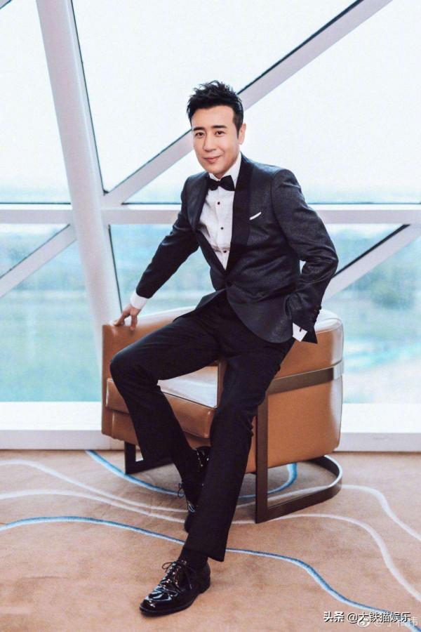 穿西裝好看的中年男星,只服這10位,大叔們帥起來真沒小鮮肉啥事 穿西裝好看的中年男星,只服這10位,大叔們帥起來真沒小鮮肉啥事