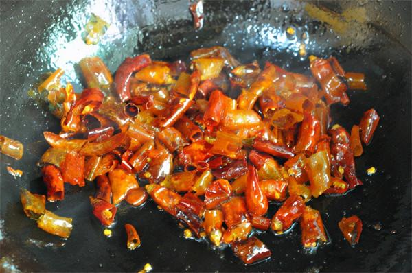 湖南人個個都喜歡，小朋友尤其愛，加點花生米炒一炒，香掉牙