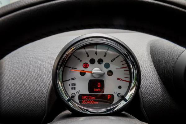 不要把車停在MINI PACEMAN旁,它會讓你的車黯然無光 不要把車停在MINI PACEMAN旁,它會讓你的車黯然無光