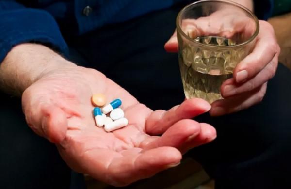 除了頭孢,吃了這5種藥,也不能喝酒,酒友要引起重視 除了頭孢,吃了這5種藥,也不能喝酒,酒友要引起重視