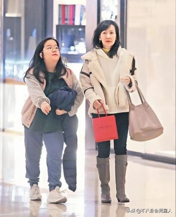 8位港姐,每人經歷悽慘,毀容破產,過世18年仍不能入土為安 8位港姐,每人經歷悽慘,毀容破產,過世18年仍不能入土為安