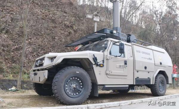 國產猛士版鐳射戰車亮相？數秒內可精確干擾壓制，3公里穩定摧毀