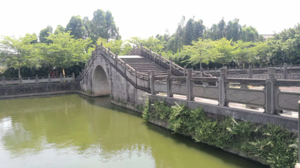 雷州有座千年古祠，全國罕見的五代石人石狗
