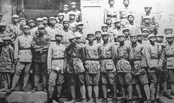 北京軍區的參謀長，63歲晉升中將，繼任者是上將