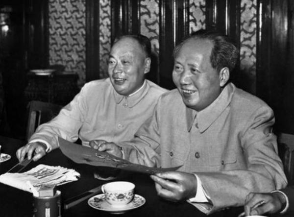 毛澤東穿著毛褲趕到陳毅追悼會,握著張茜的手說:陳毅是個好同志 毛澤東穿著毛褲趕到陳毅追悼會,握著張茜的手說:陳毅是個好同志