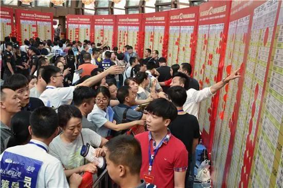 我國要竭力穩定樓市，而不是學習美、日兩國主動刺破泡沫