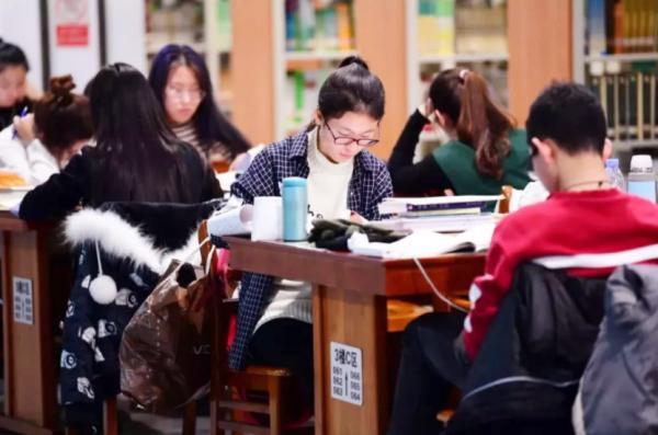 中央美術學院女生假扮名媛，蹭高奢生活21天，竟是為了畢業設計