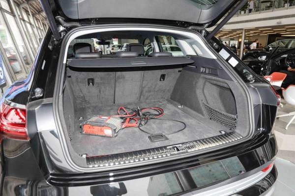 比進口版便宜10萬多 續航提升到500km 實拍一汽-大眾奧迪e-tron