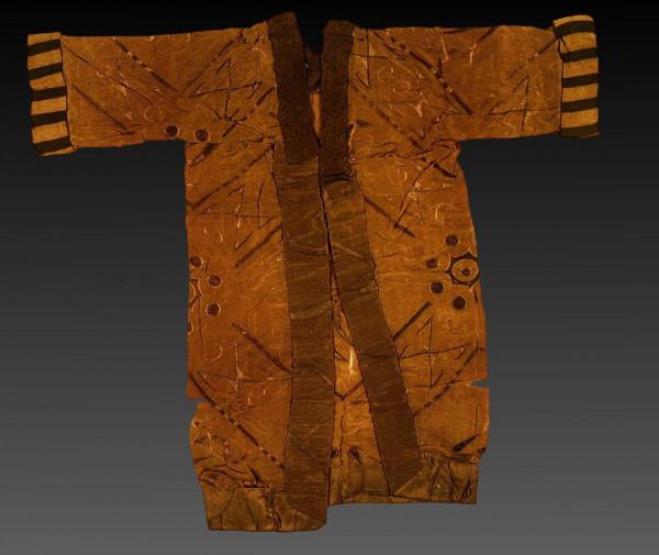 戰國對襟袍服是啥樣的？來成博欣賞華夏服飾之美