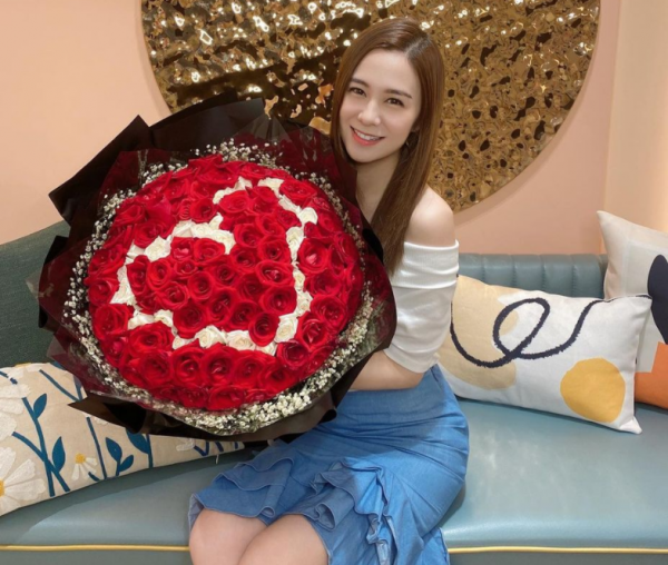 27歲女星梁茵哭訴被TVB壓榨!拒籤無底薪合約,稱不想繼續遭踐踏 27歲女星梁茵哭訴被TVB壓榨!拒籤無底薪合約,稱不想繼續遭踐踏