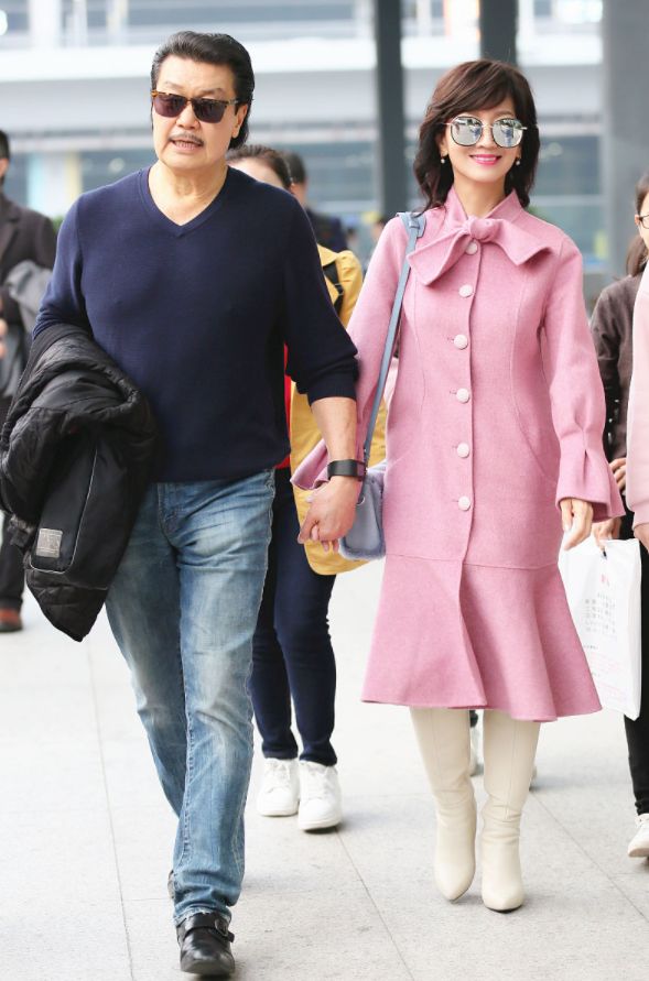 趙雅芝是個狠人！68歲還敢穿小姑娘衣服，為了&OpenCurlyDoubleQuote;少女感&rdquo;挺拼的