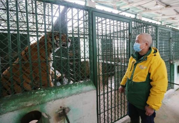 &OpenCurlyDoubleQuote;獸王之父&rdquo;夏功華的一天