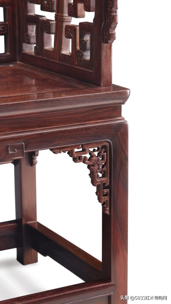 經典的清式紅木雲龍紋扶手椅擺在客廳好看嗎？