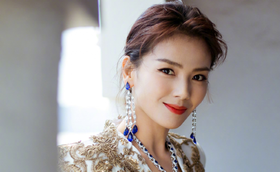 10位嫁入豪門的女星,各有各的結局,有的離婚有的被老公寵上天 10位嫁入豪門的女星,各有各的結局,有的離婚有的被老公寵上天