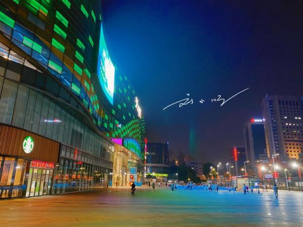 廣東佛山有一家老牌商場，與廣州著名商場同名，可惜人氣卻不旺