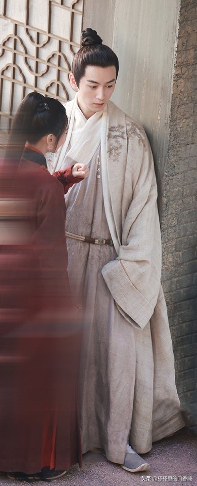 熬過了2021年的“古偶醜男潮”，2022年終於可以上岸狂歡了