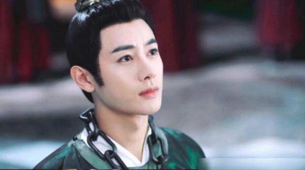 郭晉安變蠟像、陳浩民成“蛇精”，這些男星咋就想不開要去動臉呢