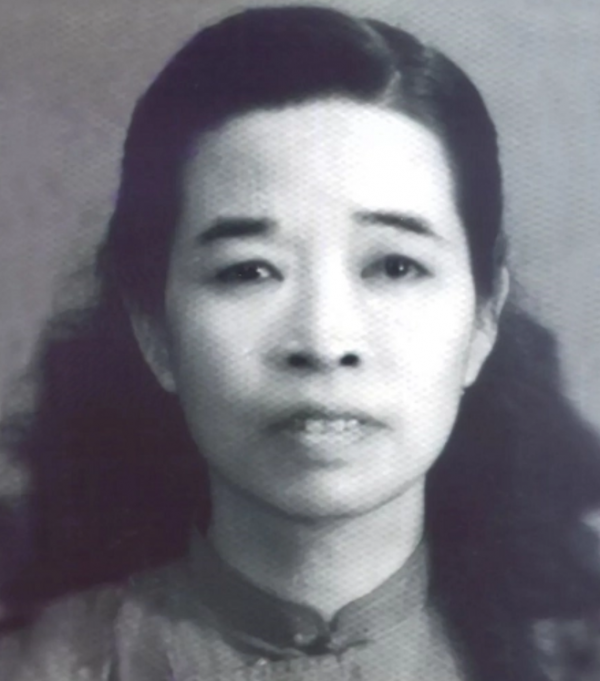 1956年一場葬禮,3位上將扶靈,千名群眾送行,這位女將軍是誰? 1956年一場葬禮,3位上將扶靈,千名群眾送行,這位女將軍是誰?