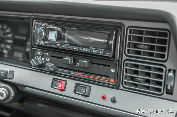 一輛1986年美國版大眾“桑塔納”旅行車