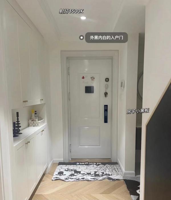 女主堅持簡潔實用的裝修，不浪費1㎡的空間，入住2年依舊如新