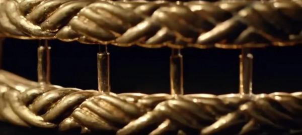 鄂爾多斯76歲牧民，撿到2000年前的金冠，重1400克，全國只有一個