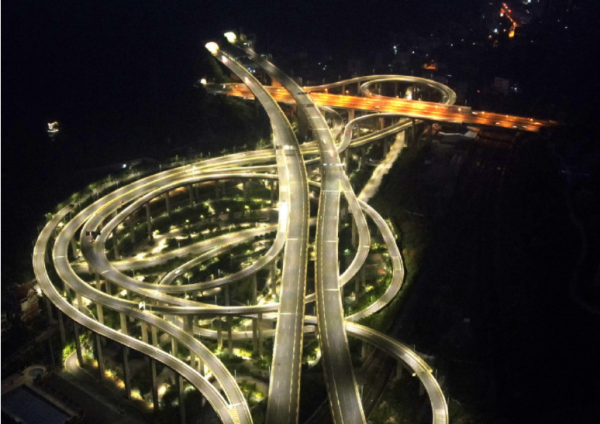 重慶立交橋究竟有多複雜？導航已經崩潰，專治不服的老司機