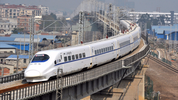 美國小夥認為中國落後破敗，來到中國一探究竟，結果不願再回美國