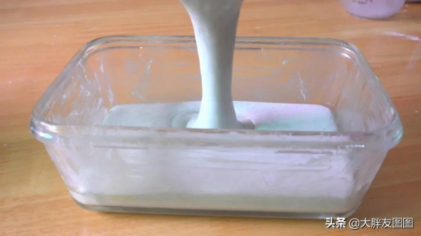 你有糯米粉嗎？快試試做艾草麻薯，糯嘰嘰，簡直是麻薯中的王者