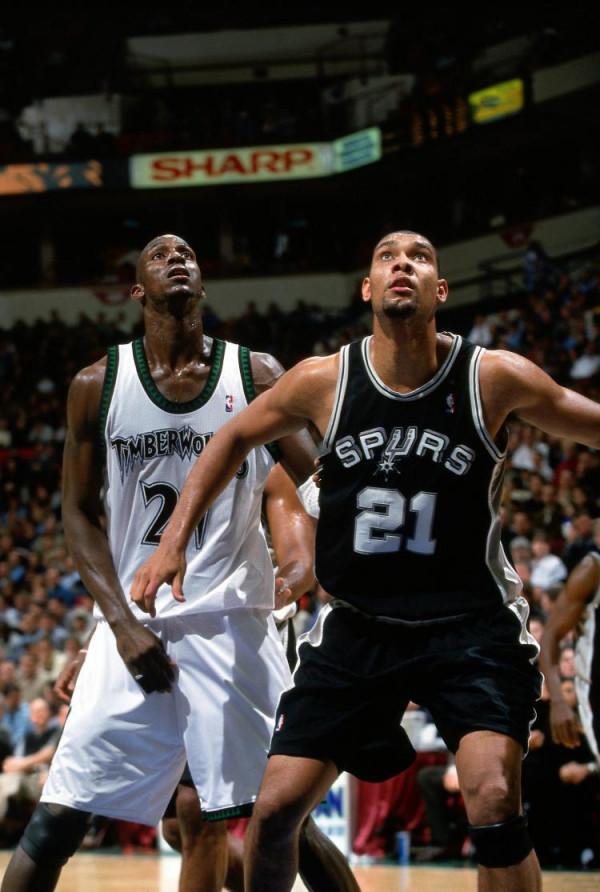 第一大前鋒鄧肯,對陣科比43勝39負,對陣詹姆斯又是多少? 第一大前鋒鄧肯,對陣科比43勝39負,對陣詹姆斯又是多少?