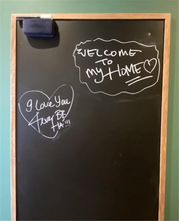 一位香港30歲獨居青年,買下18㎡雙陽臺“奈米樓”,網友:太逼仄 一位香港30歲獨居青年,買下18㎡雙陽臺“奈米樓”,網友:太逼仄