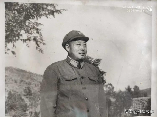 上甘嶺戰役中的通訊員小兵 上甘嶺戰役中的通訊員小兵