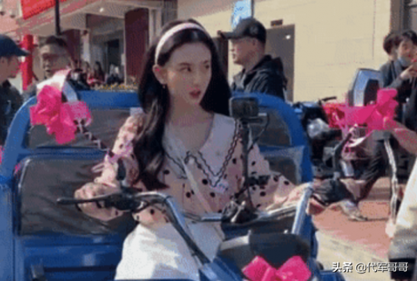 宋祖兒騎三蹦子錄麻花團綜！上綜藝毫無偶像包袱的明星還有誰？